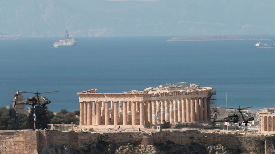 Εντυπωσίασε η μεγαλοπρεπής παρέλαση για τα 200 χρόνια από το 1821