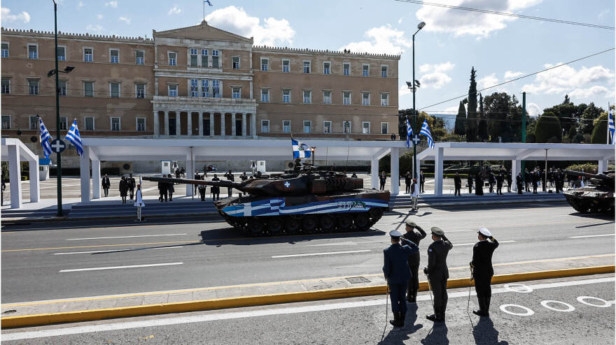 Εντυπωσίασε η μεγαλοπρεπής παρέλαση για τα 200 χρόνια από το 1821