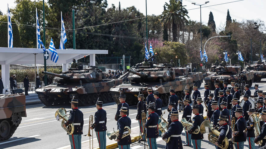 Εντυπωσίασε η μεγαλοπρεπής παρέλαση για τα 200 χρόνια από το 1821