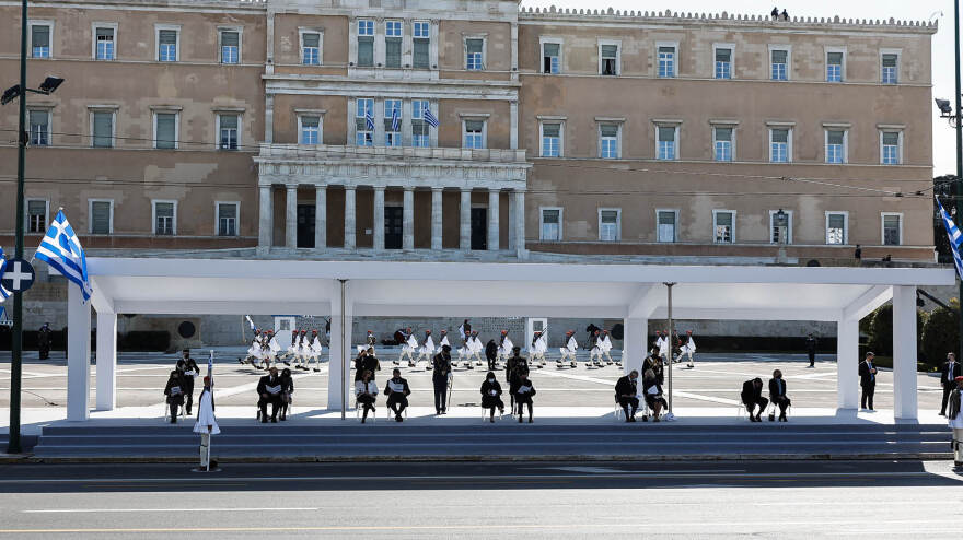 Εντυπωσίασε η μεγαλοπρεπής παρέλαση για τα 200 χρόνια από το 1821