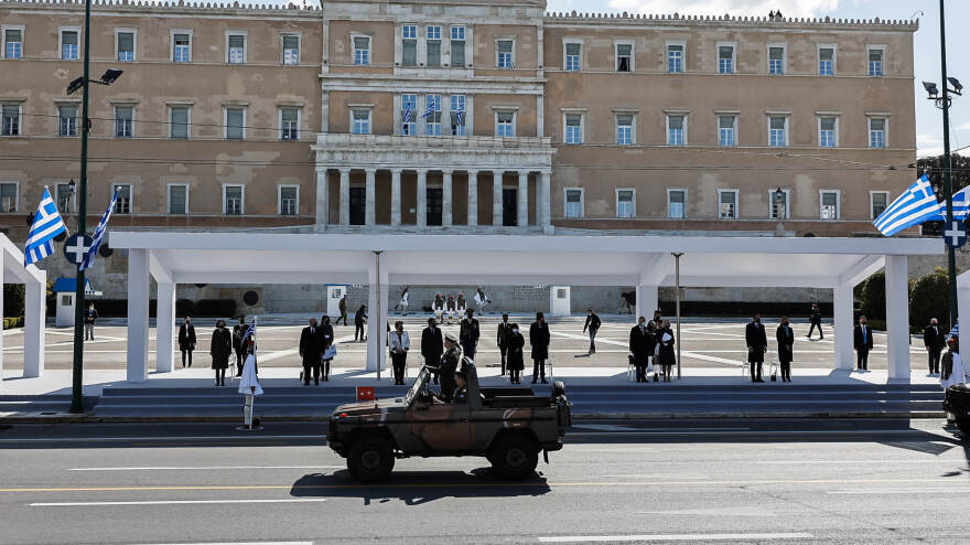 Εντυπωσίασε η μεγαλοπρεπής παρέλαση για τα 200 χρόνια από το 1821