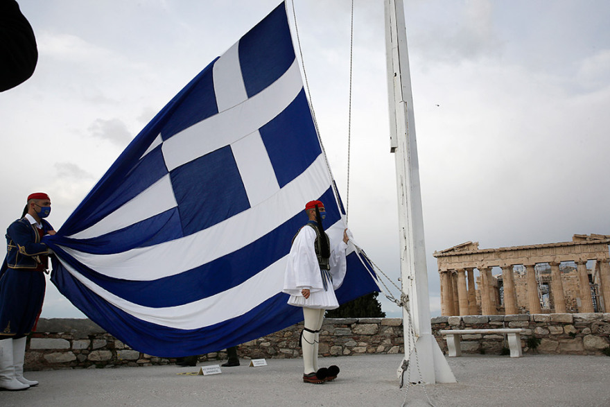 200 χρόνια από την Επανάσταση του 1821: Η έπαρση της σημαίας στον Ιερό Βράχο της Ακρόπολης