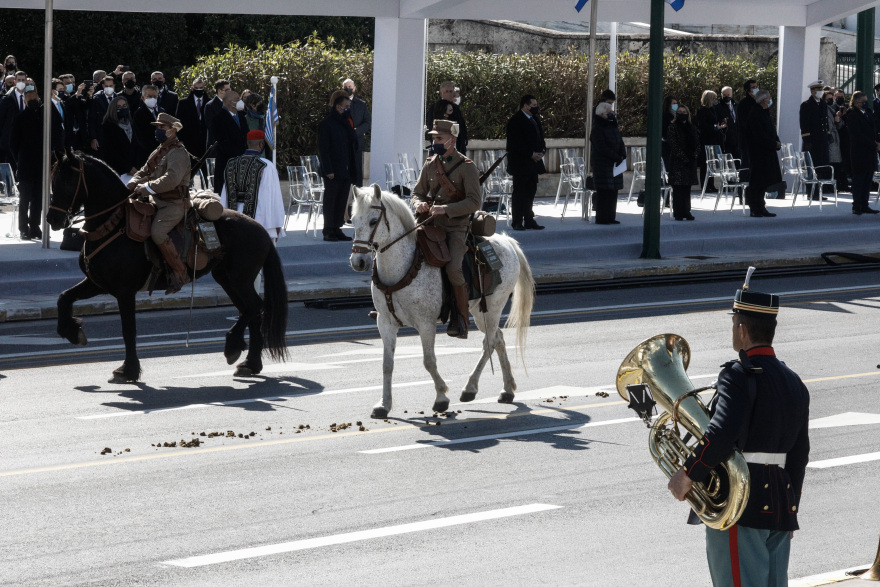 Η παρέλαση για τα 200 χρόνια από την Ελληνική Επανάσταση σε 30 φωτογραφίες 