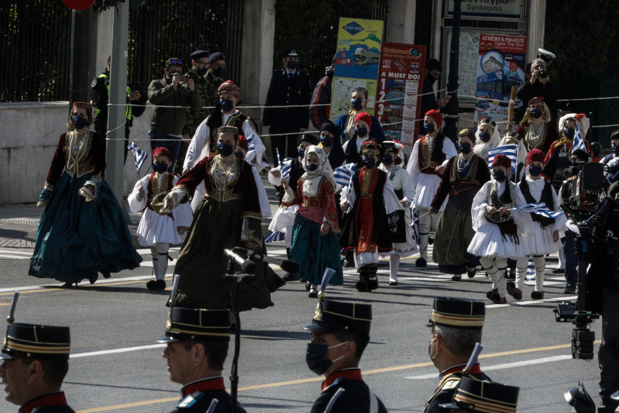 Η παρέλαση για τα 200 χρόνια από την Ελληνική Επανάσταση σε 30 φωτογραφίες 