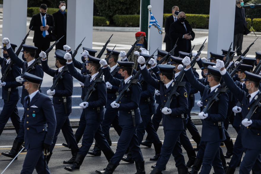 Η παρέλαση για τα 200 χρόνια από την Ελληνική Επανάσταση σε 30 φωτογραφίες 