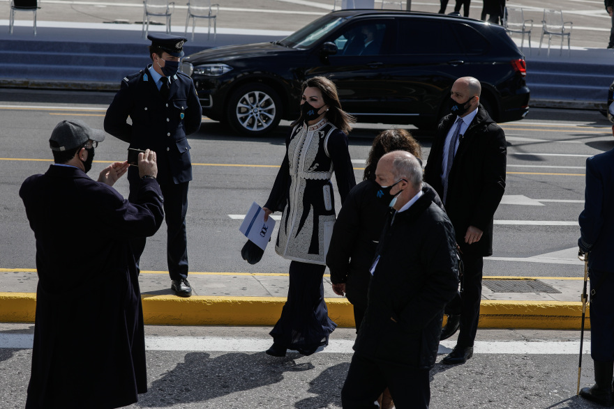 Η παρέλαση για τα 200 χρόνια από την Ελληνική Επανάσταση σε 30 φωτογραφίες 