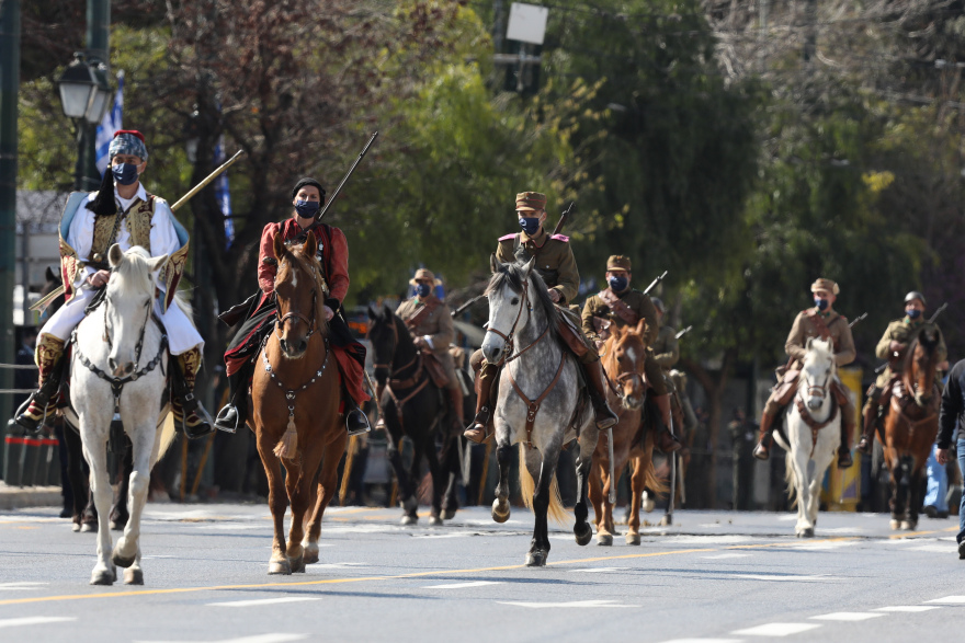 Η παρέλαση για τα 200 χρόνια από την Ελληνική Επανάσταση σε 30 φωτογραφίες 