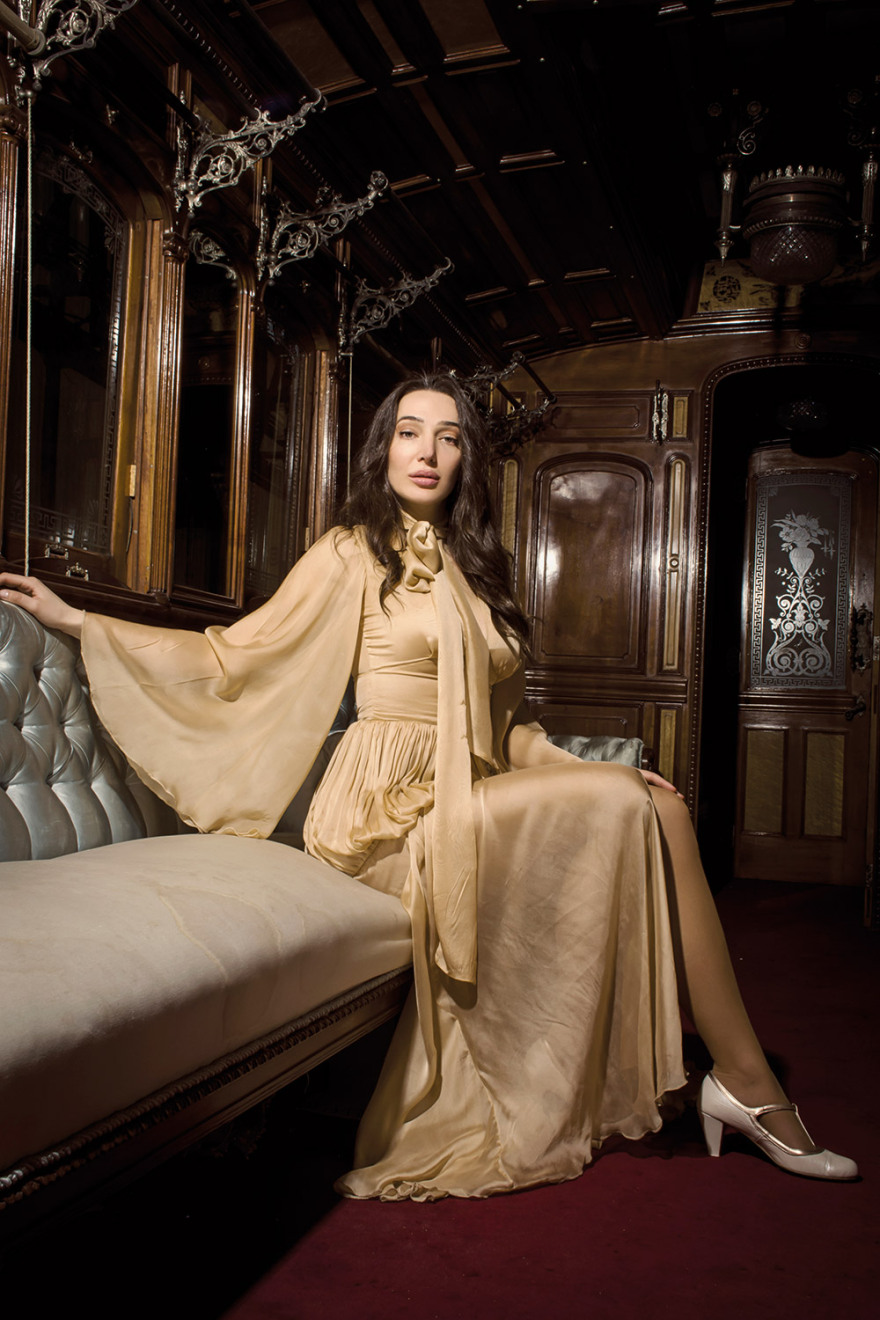 Έλενα Θωμοπούλου: Ηθοποιός σε διεθνή τροχιά