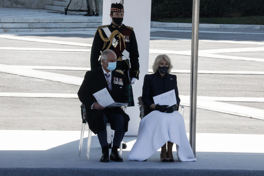 200 χρόνια από την Ελληνική Επανάσταση: Δάκρυσε ο πρίγκιπας Κάρολος στην κατάθεση στεφάνων 