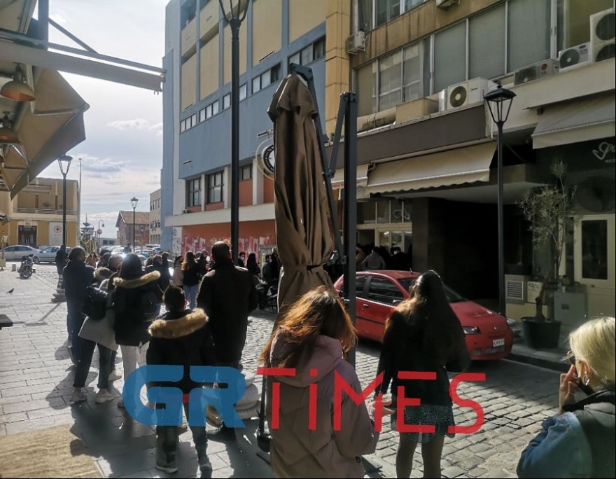 25η Μαρτίου: Ουρές για… μια μερίδα μπακαλιάρο στη Θεσσαλονίκη