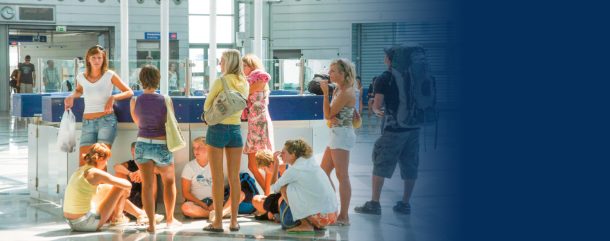 Κομισιόν: Χαλάρωση των μέτρων για τα ταξίδια αλλά και «φρένο ασφαλείας» λόγω των μεταλλάξεων