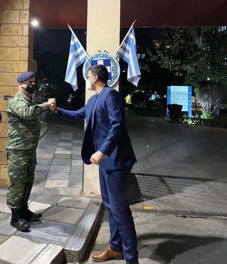 Φωτογραφίες: Επίσκεψη Κικίλια στο εφημερεύον νοσοκομείο «ΝΙΜΤΣ»