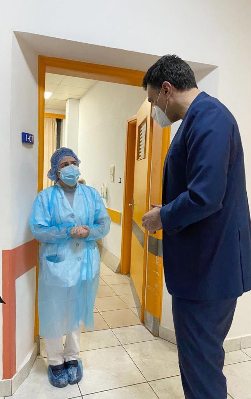 Φωτογραφίες: Επίσκεψη Κικίλια στο εφημερεύον νοσοκομείο «ΝΙΜΤΣ»