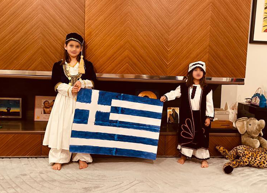 Η Γιάννα Αγγελοπούλου δημοσιεύει οικογενειακές φωτογραφίες από την 25η Μαρτίου