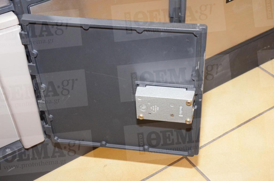 Ριφιφί στο Ψυχικό: Στον ανακριτή ο Βασίλης Γκουρούσης - Στο πλευρό του η Τέτα Καμπουρέλη