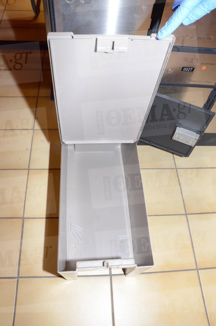 Ριφιφί στο Ψυχικό: Στον ανακριτή ο Βασίλης Γκουρούσης - Στο πλευρό του η Τέτα Καμπουρέλη