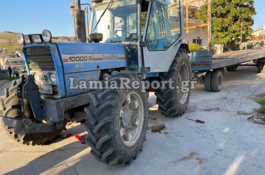 Λαμία: Μηχανάκι συγκρούστηκε με τρακτέρ - Σε κρίσιμη κατάσταση ο 19χρονος οδηγός του δικύκλου