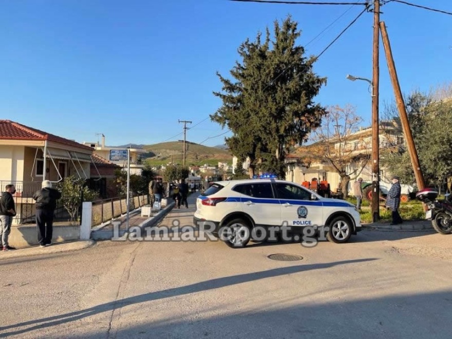 Λαμία: Μηχανάκι συγκρούστηκε με τρακτέρ - Σε κρίσιμη κατάσταση ο 19χρονος οδηγός του δικύκλου