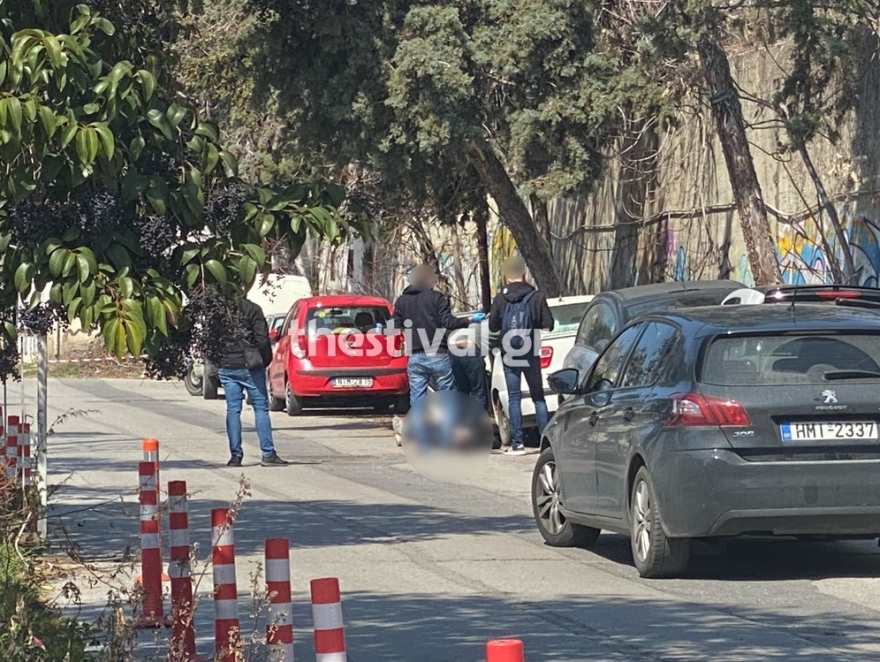 Θεσσαλονίκη: 36χρονος βρέθηκε νεκρός έξω από το αυτοκίνητό του