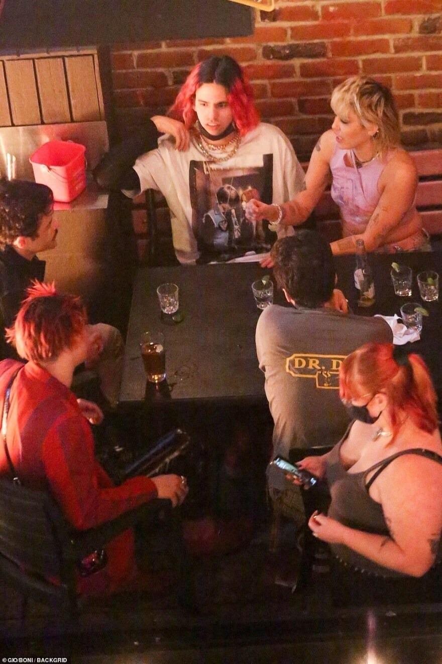 Μάιλι Σάιρους: Ποιος είναι ο νέος έρωτας που μπήκε στη ζωή της; - Δείτε τις φωτογραφίες