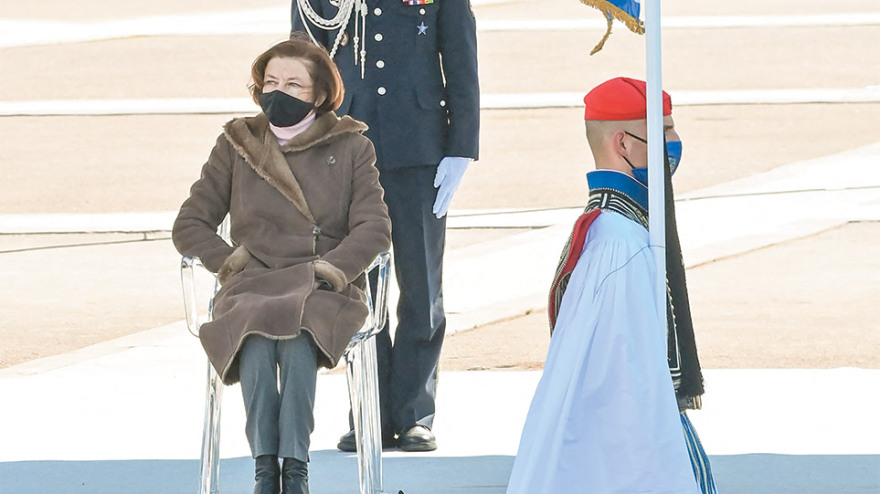 Τα φετίχ της επετείου: Από τον ντουλαμά της Γιάννας στη λευκή κουβέρτα της Καμίλα