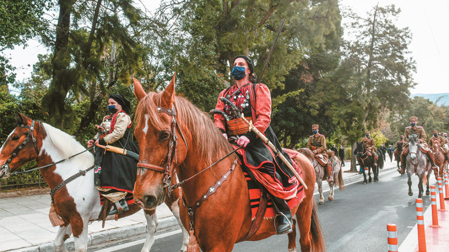 Τα φετίχ της επετείου: Από τον ντουλαμά της Γιάννας στη λευκή κουβέρτα της Καμίλα