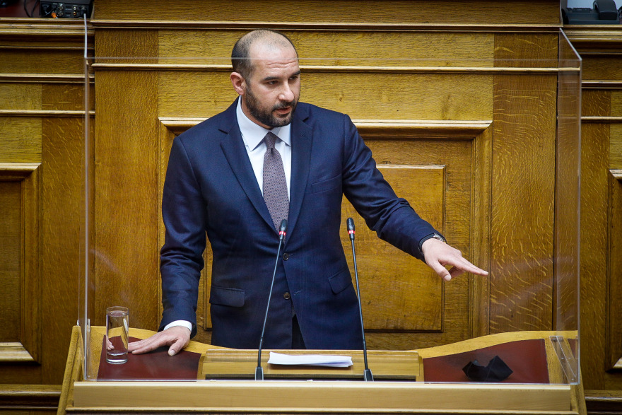 Σκληρή κόντρα στην Ολομέλεια της Βουλής - Αποφασίζει για προανακριτική κατά του Νίκου Παππά - Δείτε live 