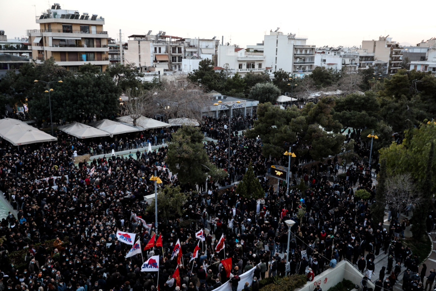 Νέα Σμύρνη: «Πηγή του κακού» οι συγκεντρώσεις για την αύξηση των κρουσμάτων