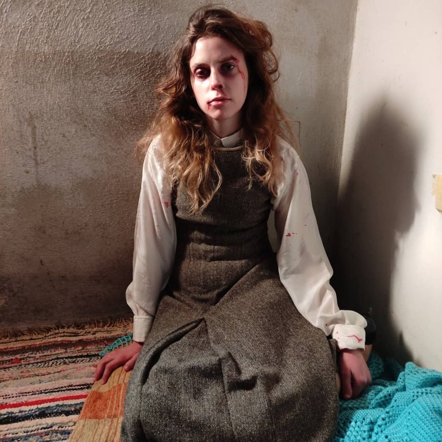 Άγριες Μέλισσες: Το αληθοφανές μακιγιάζ της κακοποιημένης Σοφούλας - Φωτογραφίες