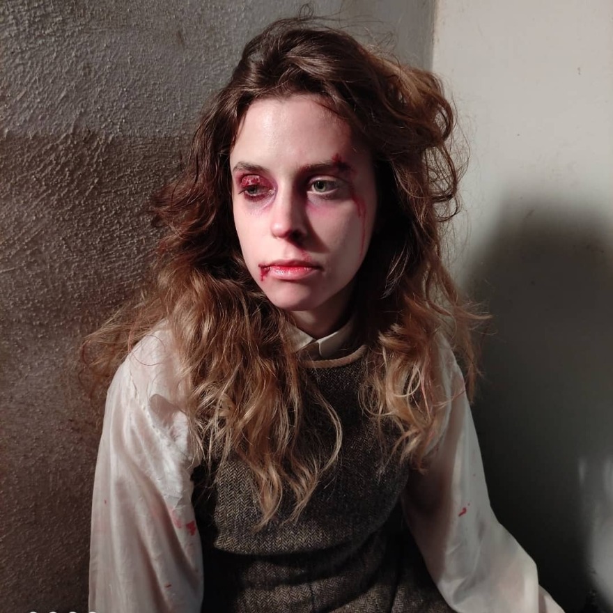 Άγριες Μέλισσες: Το αληθοφανές μακιγιάζ της κακοποιημένης Σοφούλας - Φωτογραφίες