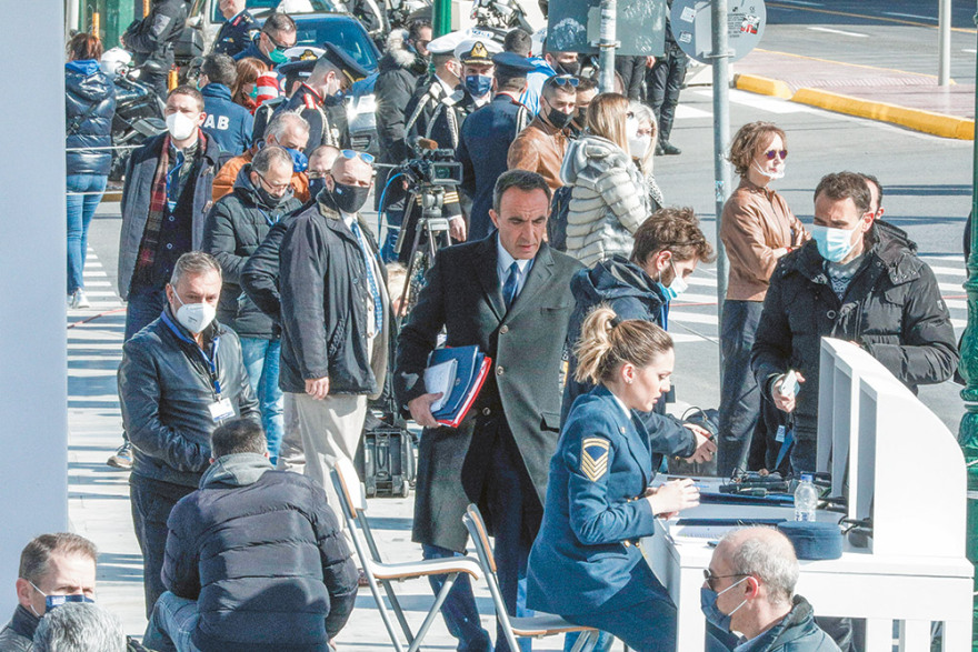 ΕΡΤ: Comeback με Αλιάγα, Καπουτζίδη και «ζακέτα» 