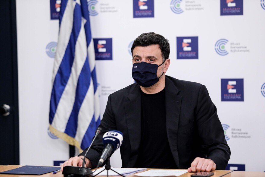 Απόλυτη ασφυξία στα νοσοκομεία - Ρεκόρ στις εισαγωγές - Ελπίδες από self test και εμβολιασμούς 