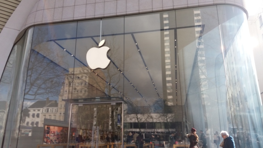 Apple: O χαρισματικός Στιβ Τζομπς και η «μαγική» ιστορία που άλλαξε τον κόσμο - Τι έγινε σαν σήμερα