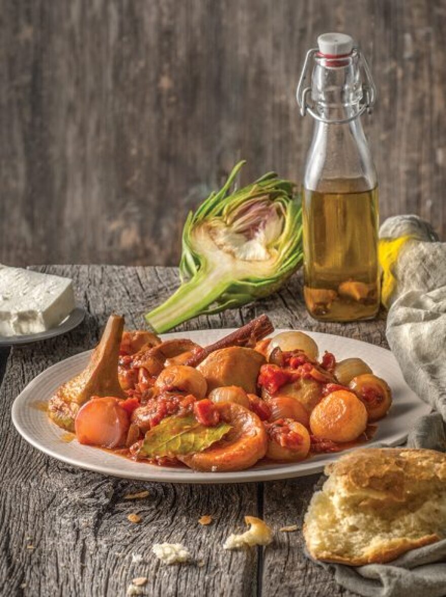 Σήμερα μαγειρεύουμε: Ανοιξιάτικες αγκινάρες στιφάδο