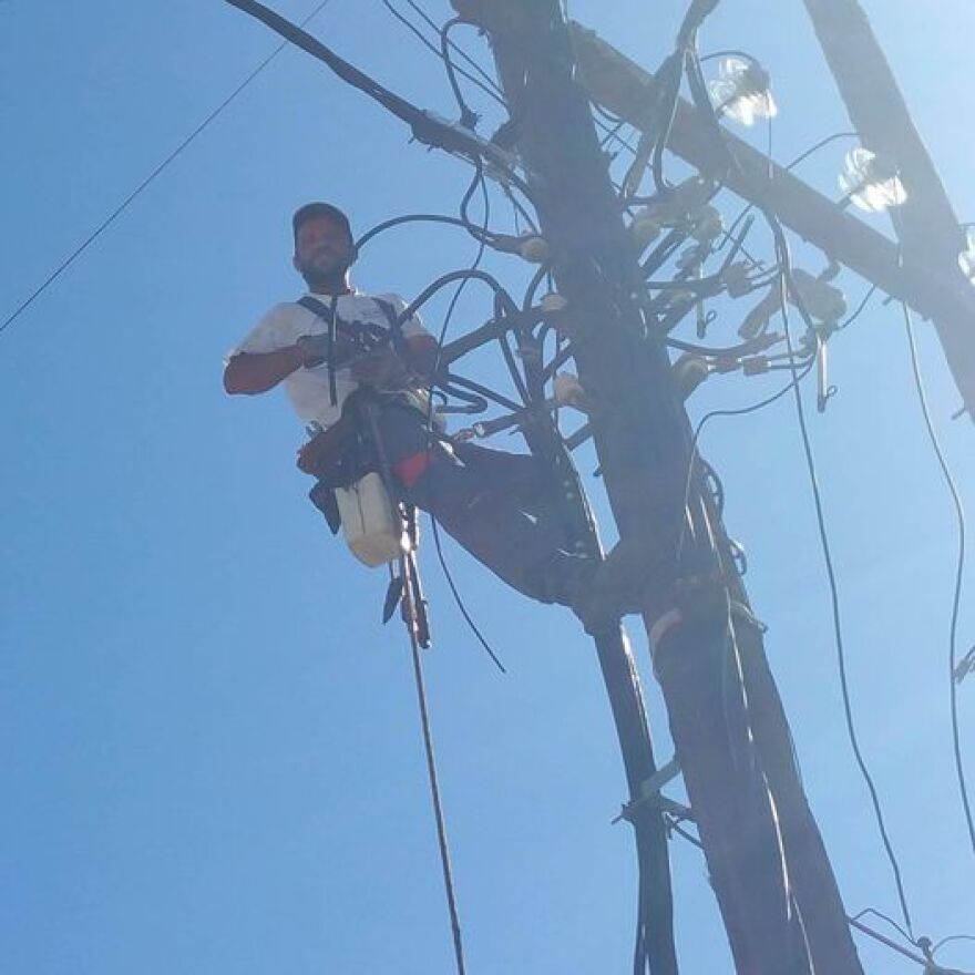 Τραγωδία στην Ερέτρια: «Ο πατέρας μου έπαιρνε πτυχίο, θα σταματούσε να ανεβαίνει στις κολώνες...» 