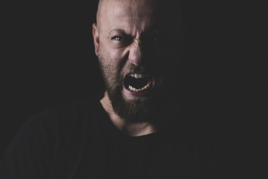 Γιατί πρέπει να σταματήσουμε να χαρακτηρίζουμε τους άλλους «τοξικούς»