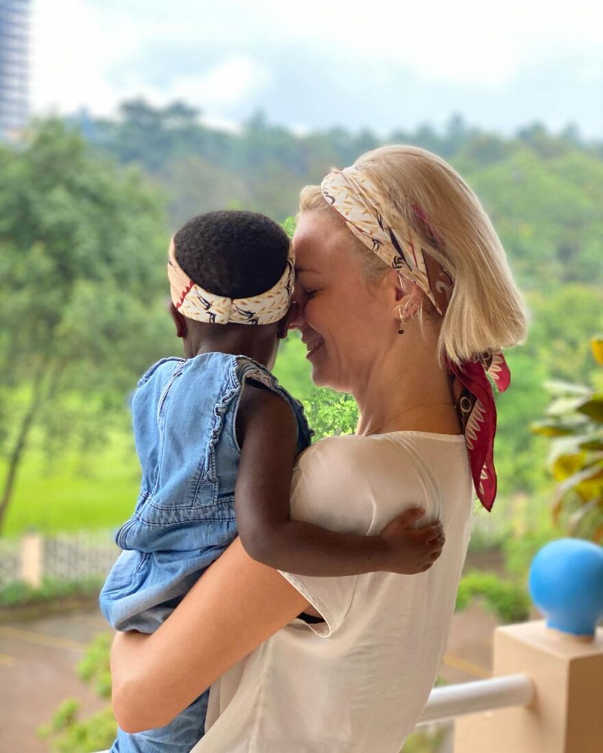 Χριστίνα Κοντοβά: Θα υιοθετήσει ένα κοριτσάκι από την Ουγκάντα