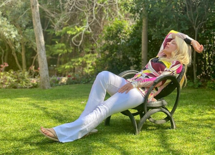 Η Αλεξάνδρα Παναγιώταρου ετοιμάζεται να γίνει αγρότισσα και η Ελένη λιάζεται ενώ η τύχη της δουλεύει...