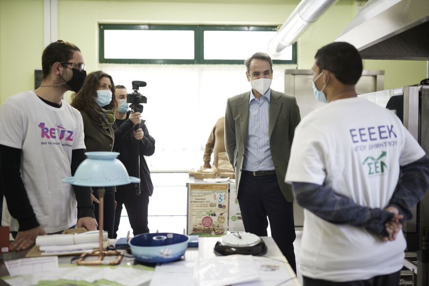 Ο Μητσοτάκης στο Εργαστήριο Ειδικής Επαγγελματικής Εκπαίδευσης στον Άγιο Δημήτριο