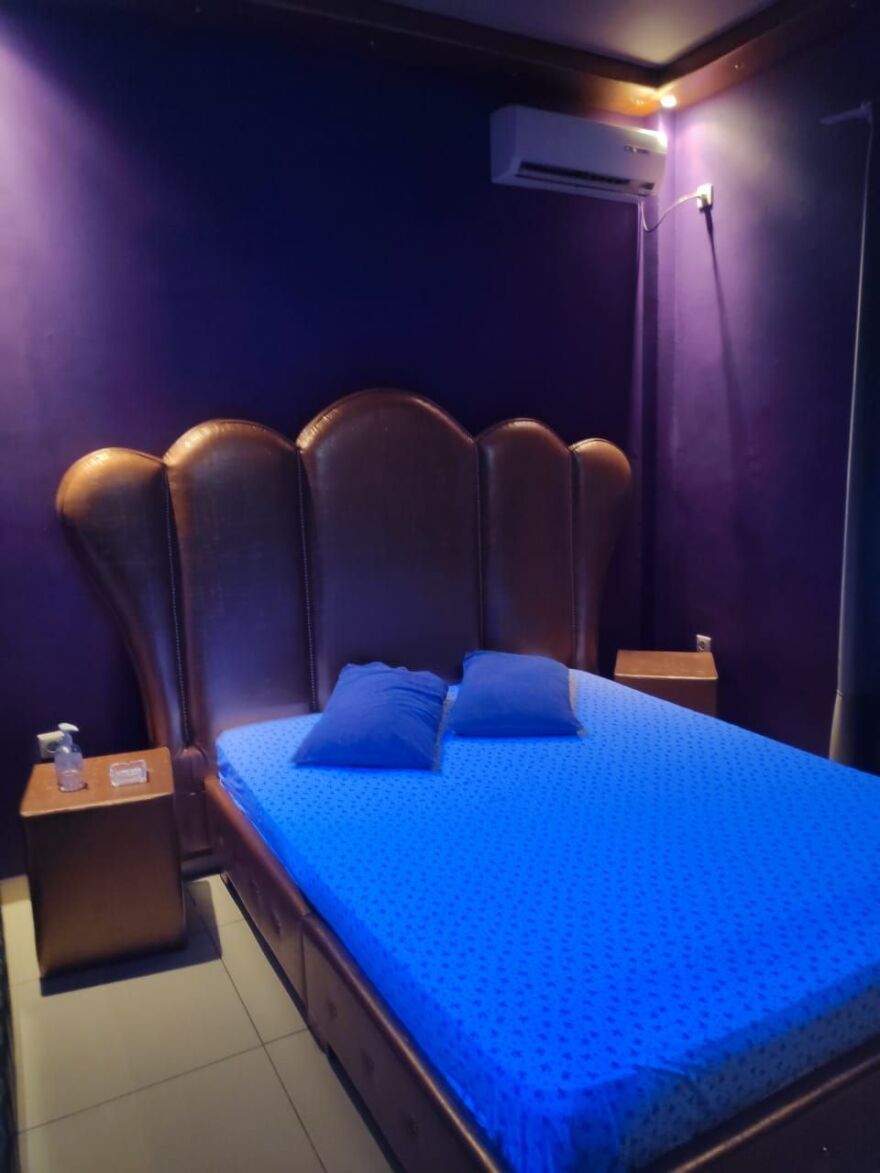 Κορωνοϊός: Έφοδος σε δύο οίκους ανοχής - Επ’ αυτοφώρω επαγγελματίες και πελάτες