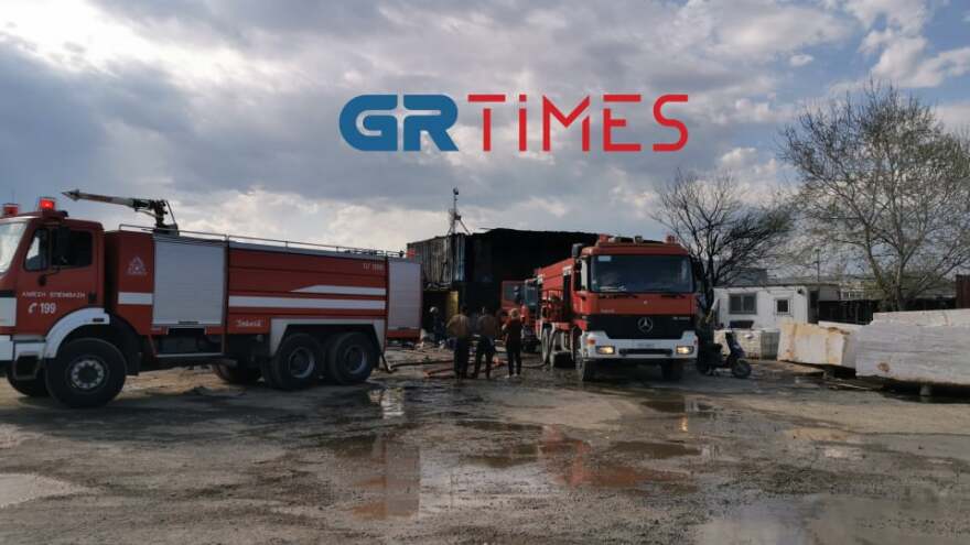 Θεσσαλονίκη: Φωτιά σε αποθήκη στο Καλοχώρι