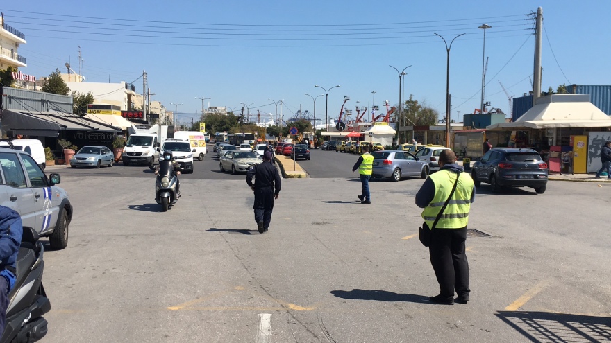 Πέραμα: Το... έβαλαν για Σαλαμίνα οι Αθηναίοι, αλλά δεν επιτρέπεται η θαλάσσια μετακίνηση