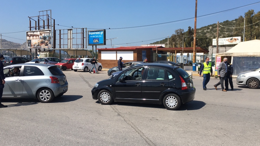 Πέραμα: Το... έβαλαν για Σαλαμίνα οι Αθηναίοι, αλλά δεν επιτρέπεται η θαλάσσια μετακίνηση