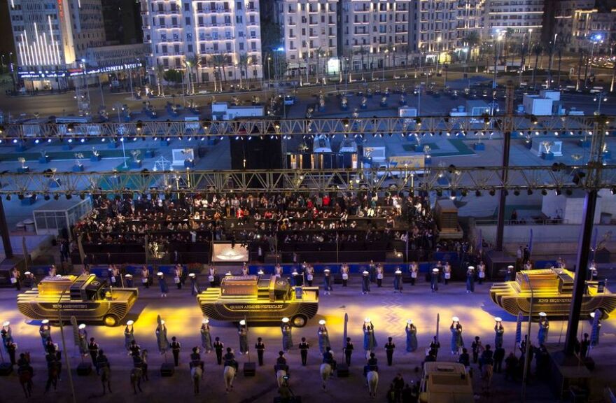 Αίγυπτος: Η ιστορική πομπή μεταφοράς των Φαραώ στο νέο μουσείο στο Κάιρο