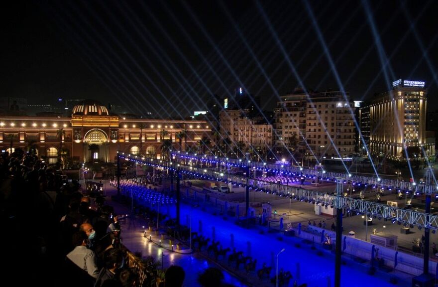 Αίγυπτος: Η ιστορική πομπή μεταφοράς των Φαραώ στο νέο μουσείο στο Κάιρο