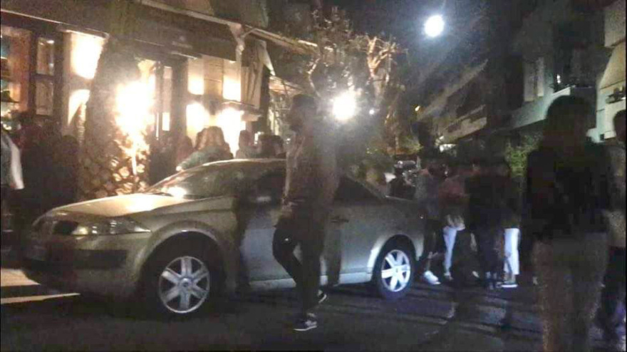 Κοσμοπλημμύρα στις πλατείες έφεραν ο καλός καιρός και η χαλάρωση - Φωτό και βίντεο