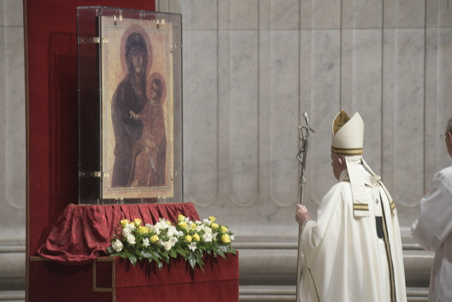 Πάσχα Καθολικών: Εορτασμοί στη «σκιά» της πανδημίας - Δείτε φωτογραφίες, βίντεο