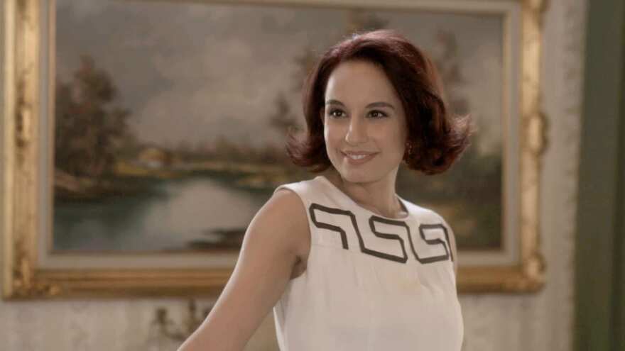 Άγριες Μέλισσες: Η Νεφέλη Κουλούρη μιλάει για την «πολύπαθη» Δόμνα