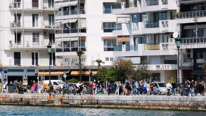 Θεσσαλονίκη: Βγήκαν και σήμερα οι πολίτες να απολαύσουν τον ήλιο - Χαμός από κόσμο στην παραλία 