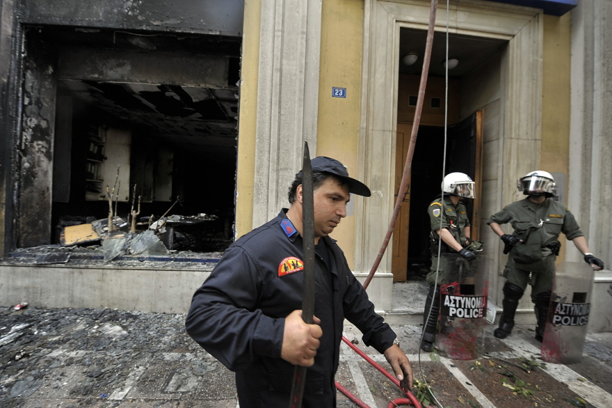 Υπόθεση Marfin: Δύο εμπρησμοί δείχνουν τους δράστες του φρικτού εγκλήματος